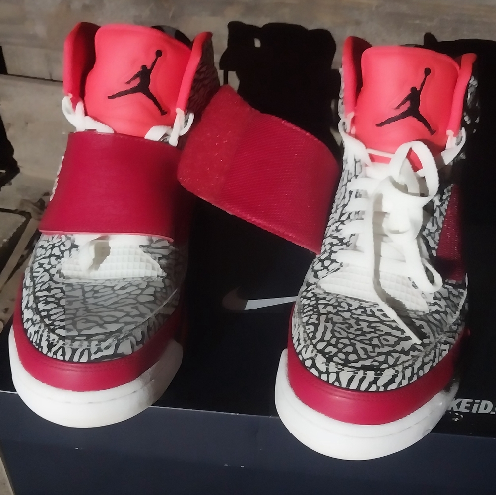 nike air jordan son of mars